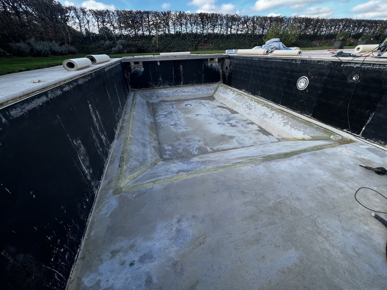 Rénovation d'un bassin béton, avant travaux